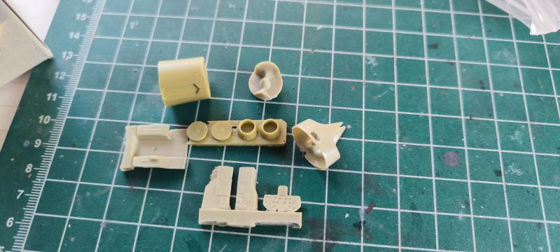 MiG-19P+gyanta

5500.-