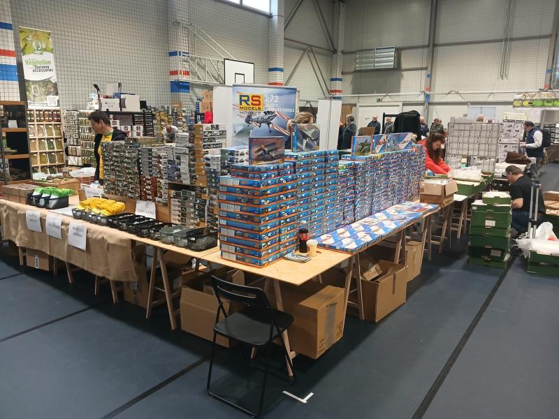 Egy közepesen megterhelt stand a Mosonshow börzén