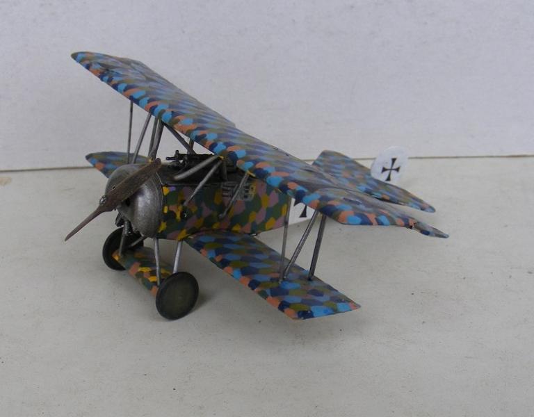 Fokker DVI, kuk légierő, 1/72

A Roden makettje, saját gyártású figurával és lovagkeresztekkel.
https://makettekeswg.blogspot.com/2025/04/1158-mother-fokker-of-year.html
