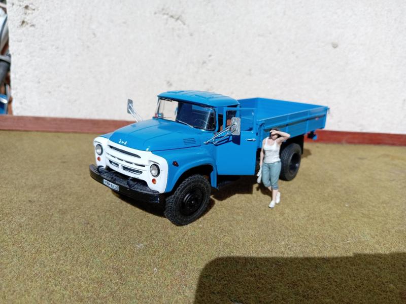 Zil-130
1:35 AVD Models 3501