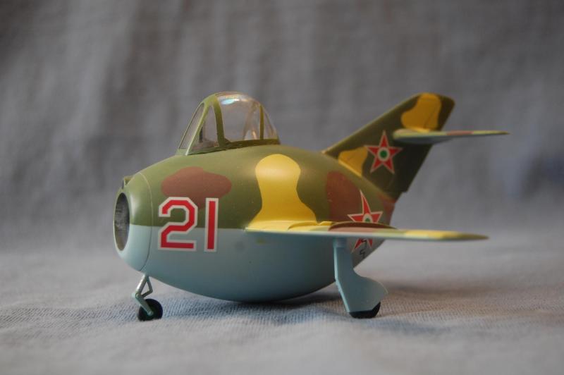 MiG-15 eggplane
Hasegawa ES003