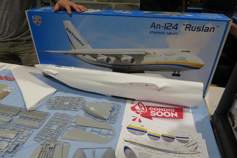 A Modelsvit An-124 Ruslan beterítette az egész asztalt
