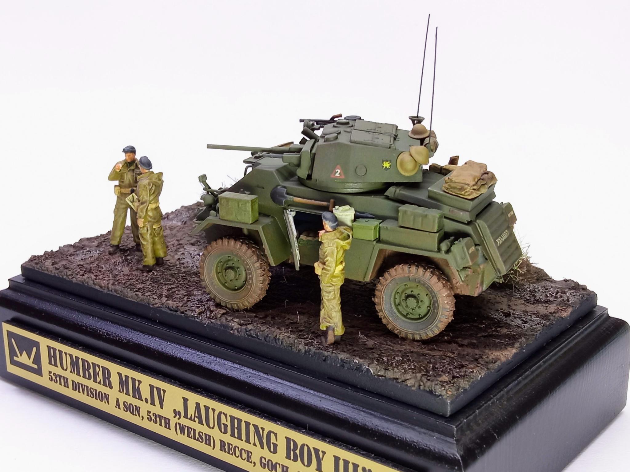 A tornyon a piros háromszög jelentése: Senior Armoured Regiment "A" Squadron