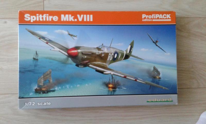 Spitfire

1/72 új 5.000,-