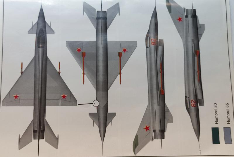 Mig E-8_012

Az egyszem festési variáció, két színnel. Ettől azért több árnyalat is volt biztosan. Na majd intézkedünk... :) Lehet, hogy nem is fémszínű lesz... 