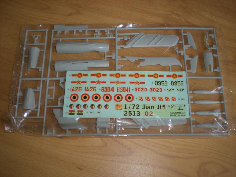 1/72! Átlátszó keret hiányzik! Matrica repedezett! 2000-