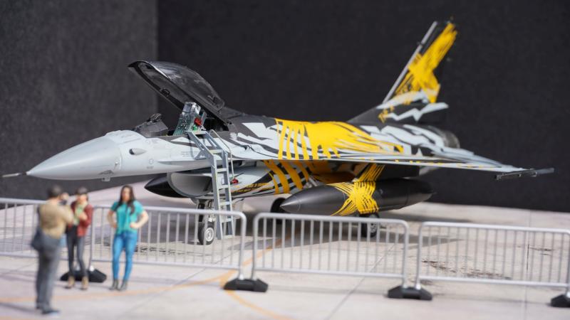 F-16A MLU_X-Falcon_Heller-Kinetic No30411_1-48 (2025)_05