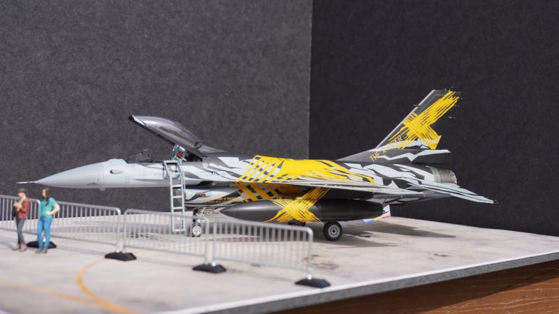 F-16A MLU_X-Falcon_Heller-Kinetic No30411_1-48 (2025)_14