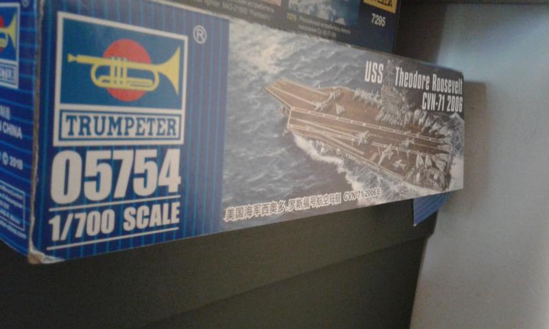 Roosevelt

1/700 új 11.500,-
