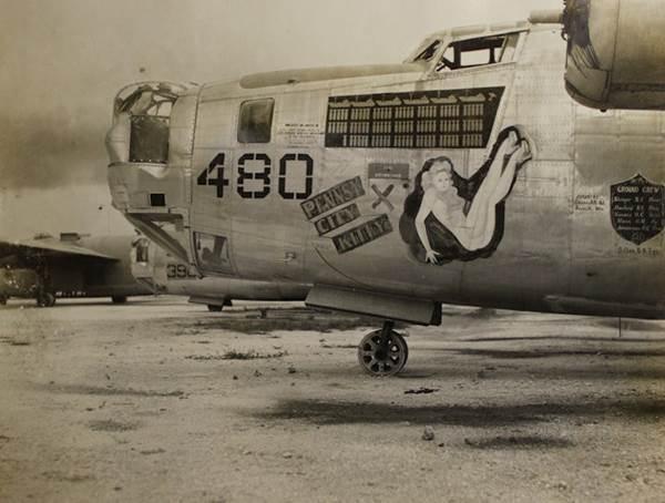 A „Pennsy City Kitty” nevű B-24L-5 a 307th BG („Long Rangers”) 370 BS állományából