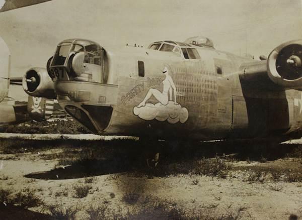 A 125 bevetéses „Pretty Baby”, egy  B-24J-120 Liberator, ami egykor a 90th BG („Jolly Rogers”) 319th BS-ban repült