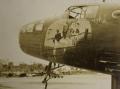 B-25C/D Mitchell, "Cowgirl" témájú, a jobb alsó sarkán részben átfestett nose art-tal