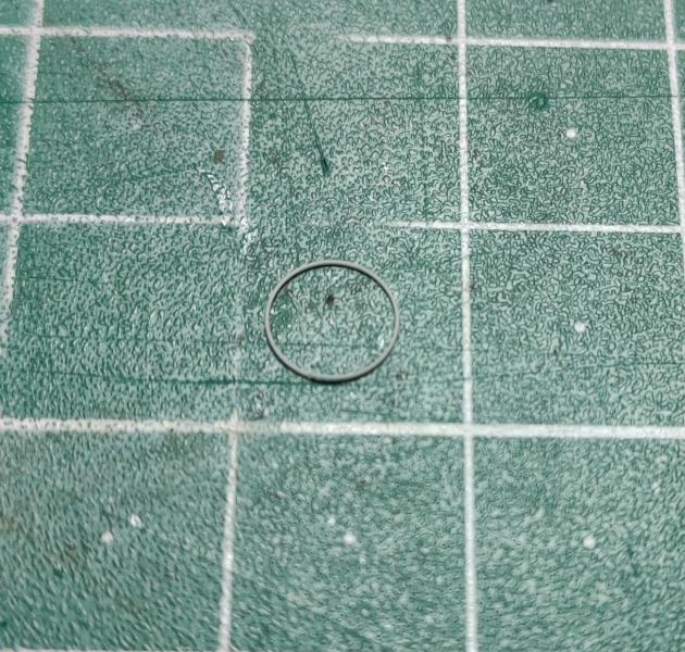 MIG-E-8

...akkor ilyen tökéletes karikákra esik szét.
A módszert régen Rato Marczak weboldaláról lestem el.