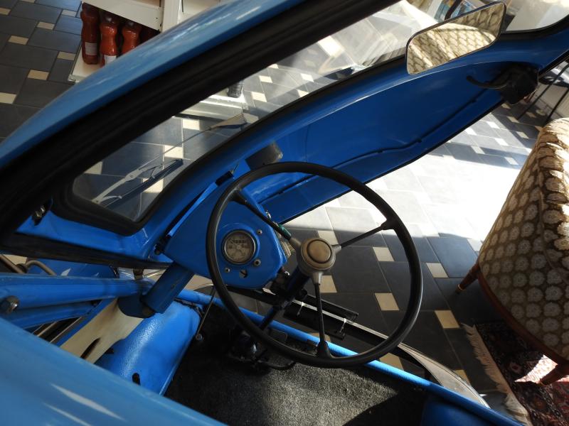 BMW Isetta - 2025 szept 12 Szegeden Centro Itália Kft üzletben Kossuth L sugárút 72/b 