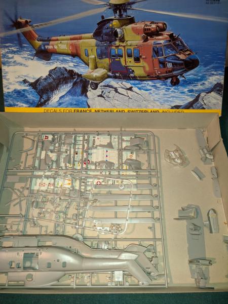 Italeri AS-532 Puma enyhén elkezdve 4500 Ft