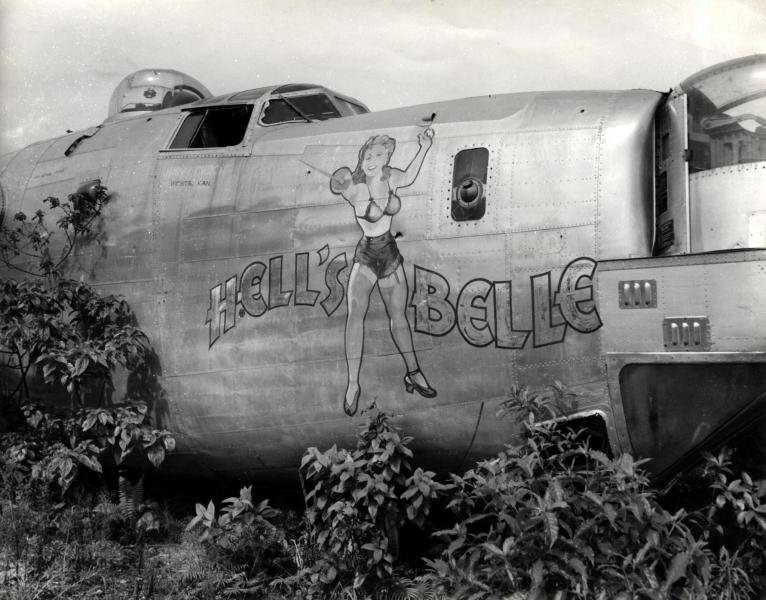 "Hell's Belle", egy B-24J-175 Liberator a 494th BG („Kelley
