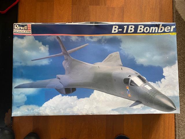 Revell B-1B