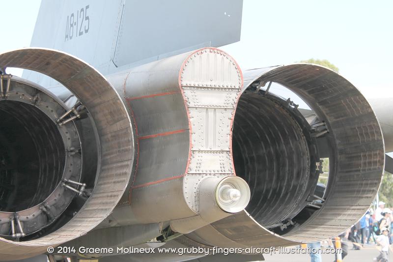 General_Dynamics_F-111_Walkaround_A8-125_Point_Cook_2014_36_GrubbyFingers