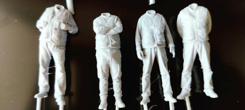 Figura_NAVY modern_1-32_4db_8 fej_össz 6000Ft_2