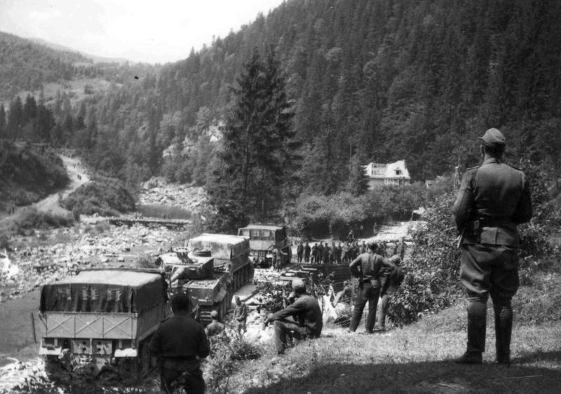 312 - a 301 (507.S.P.a) dobozával = Illésfalvi Péter via Huns on Wheels FB