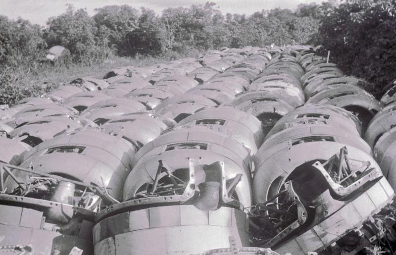 Különválasztott Liberator-motorok

(Cees Taillie felvétele)