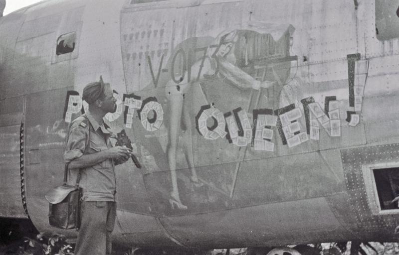 A "Photo Queen!" utolsó ismert felvétele

Látványos nose art-ját kilyuggatták, nyilvántartó számmal felülfestették, így várja elkerülhetetlen sorsát az olvasztóban.

(Cees Taillie felvétele)