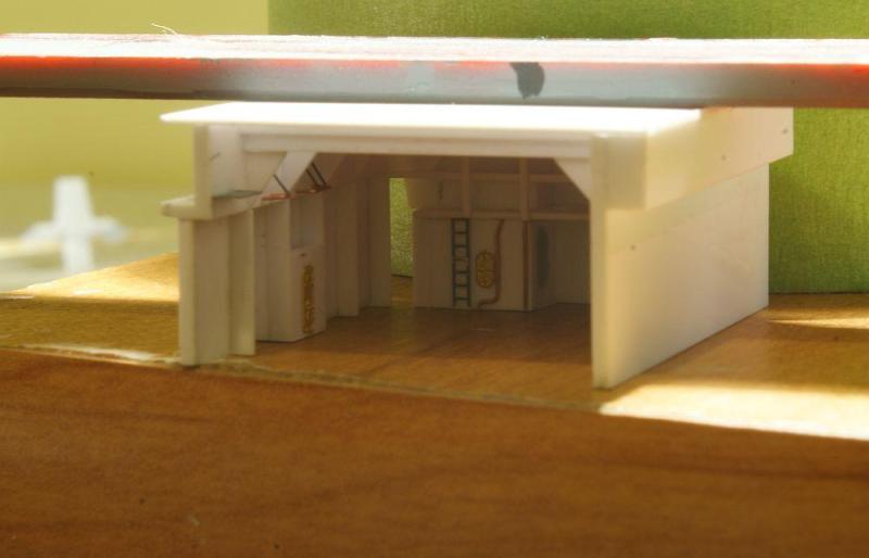 A festés előtti hangár