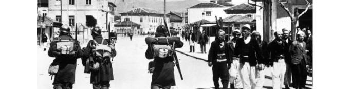 A megszállók és a "lelkes" lakosság