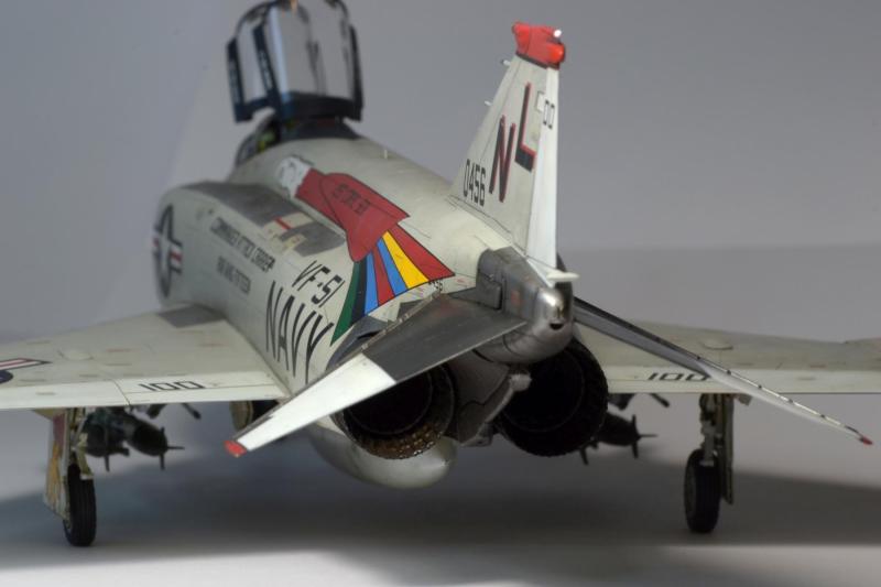 A hajtóműkiömlők hátulnézetben