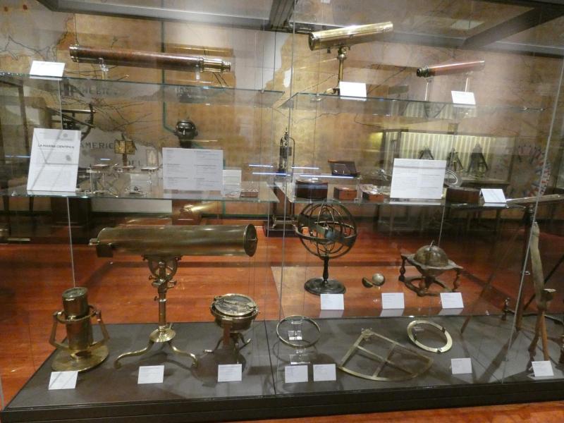 Szépen megőrzött régi navigációs műszerek