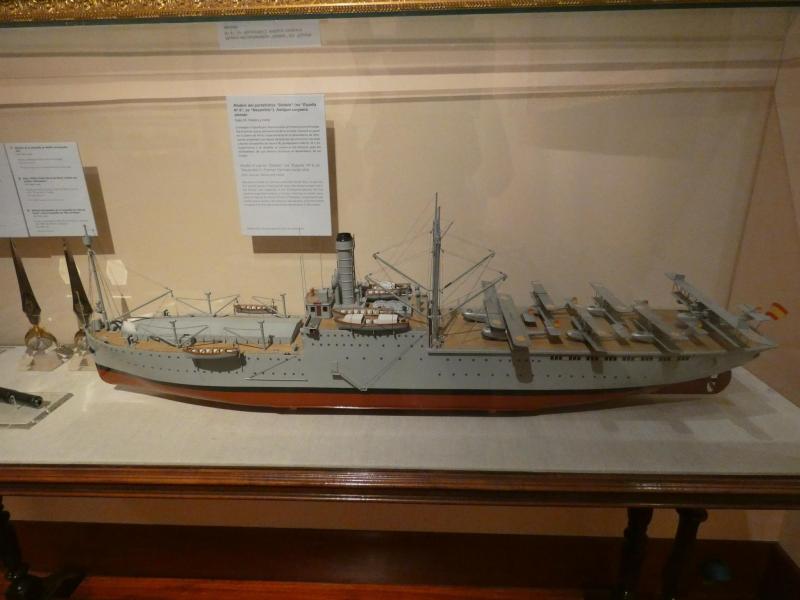 A Dédalo 

A spanyol flotta első repülőgép-hordozója a Neuenfels nevű német teherhajó átépítéséból jött létre. A hajót a németek az I. világháború után adták át a spanyoloknak, akik aktívan használták gyarmati háborúik során. Az alhucemasi (arabul: El Hoceima) partraszállás volt az első, légi támogatással végrehajtott partraszállás a történelemben, és véget vetett a riff háborúnak.