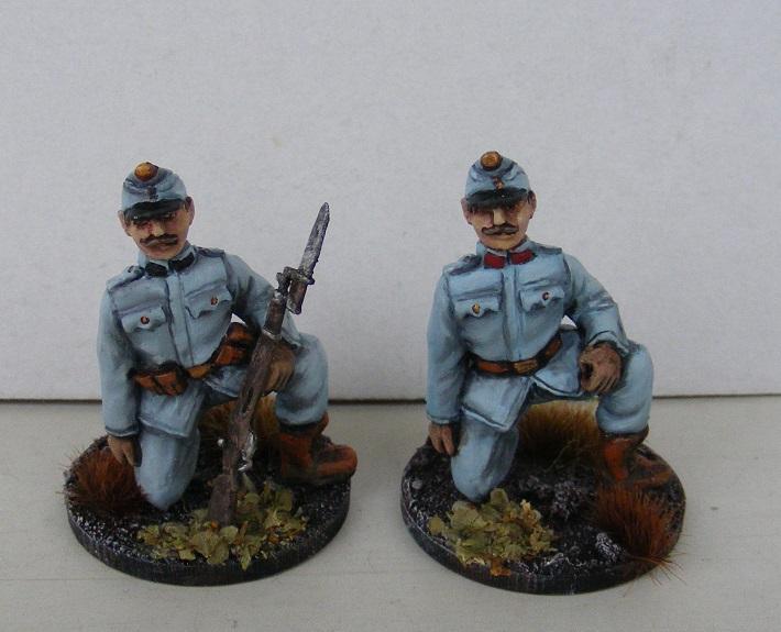 Saját faragású honvédtüzér (a bal oldalon gyalogosnak kifestve)