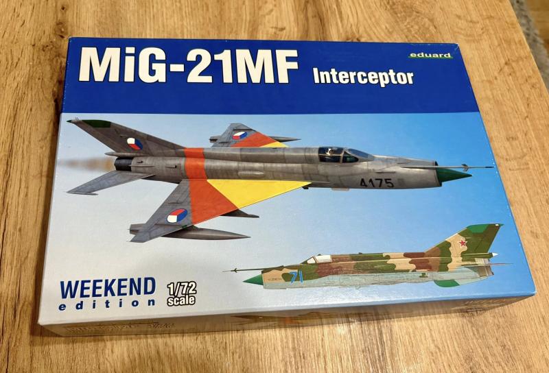 Eduard Mig-21mf weekend + Eduard Space