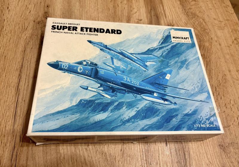 Academy Etendard 1_72 + eduard réz