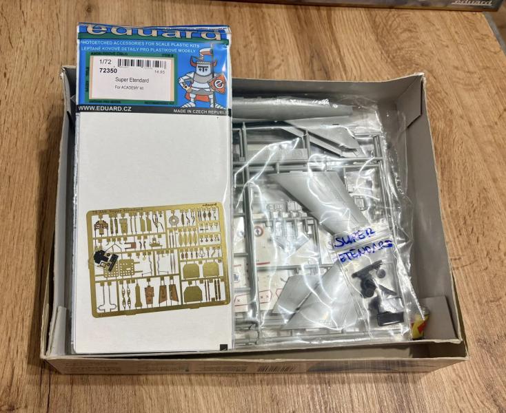 Academy Etendard 1_72 + eduard réz 2