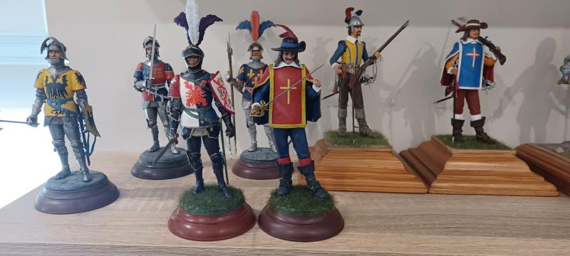 Történelmi figurák eladóak vagy csere.