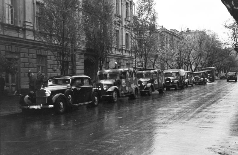 PF 618R - 4A-513 - 1941, 4A-561 - 1941 - Dnepropetrowsk = fortepan_265288