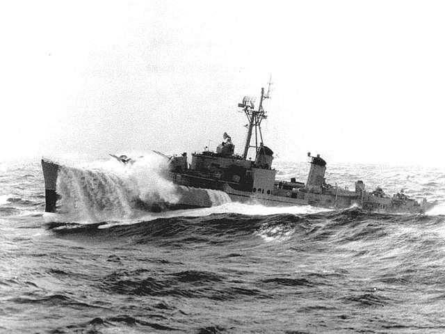 62109701-very-rough-seas