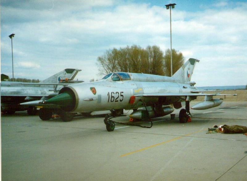 1625 - még fekete számokkal, piros szegély nélkül