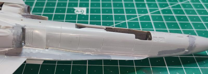 Lesz mit kicsiszolni...

Meg még a panelvonalakon is igazítani kell néhol.