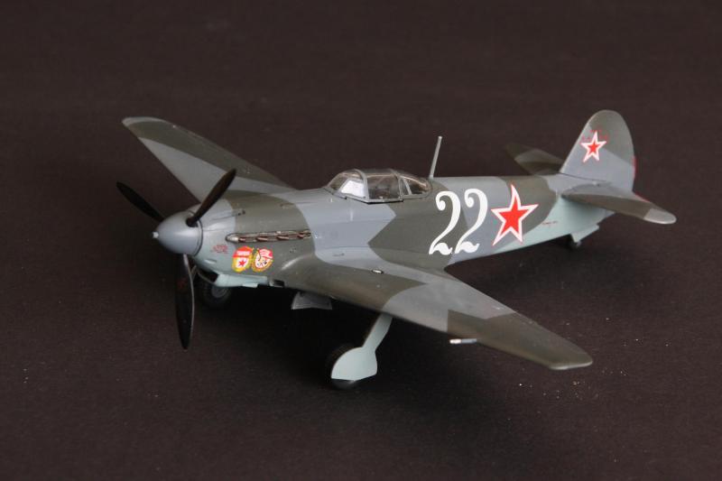Jak-9D
1:72 Zvezda