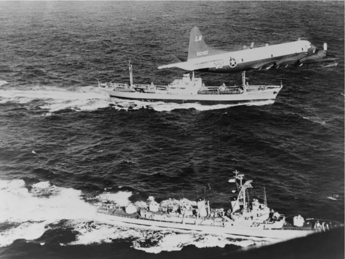 P-3 Orion repülőgép járőrözik a blokád részeként