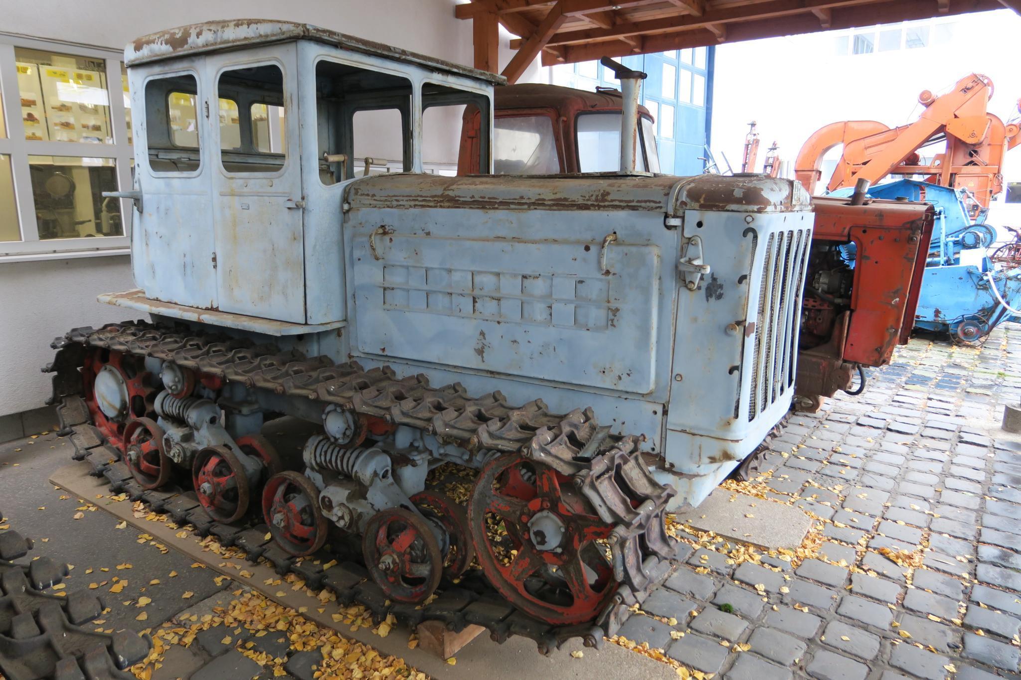 DT-413, a DT-54 Csepel-motoros magyar változata