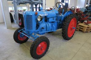 G&ouml;d&ouml;llői traktorm&uacute;zeum
(Mekett)