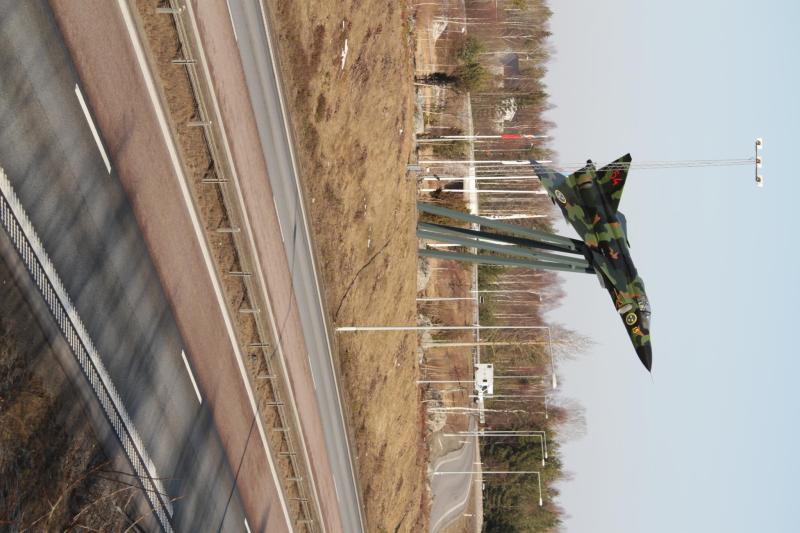 Viggen az autópálya mellett