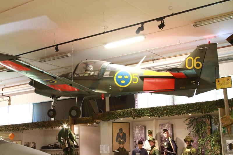 Futár- és iskolagépek is láthatók