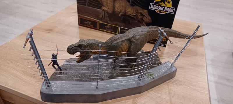 X-Plus T-Rex 1/35 eladó,bemtató jelleggel kész dioráma képekkel...de nem az az eladó szett!