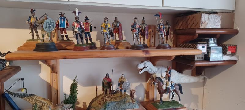 Történelmi figurák eladóak vagy csere.