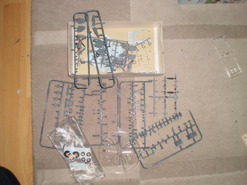 P8140254

Spitfire alkatrészek, matrica 1/72 1000 ft