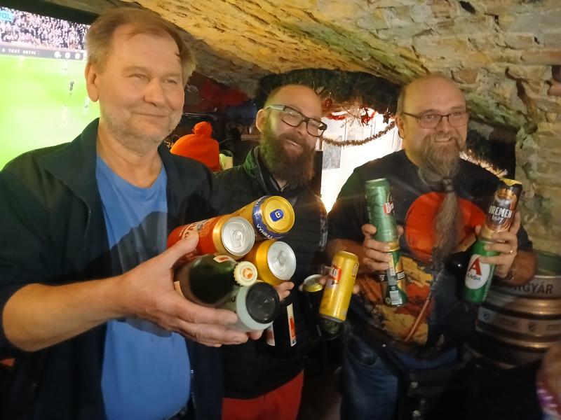 A sörivóverseny mezőnye